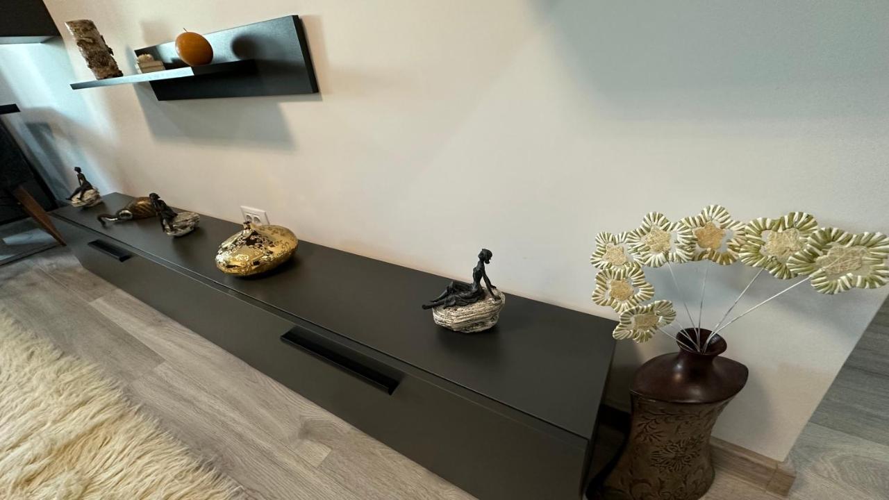 Apartament Lux Bacovia 2 Leilighet Bacău Eksteriør bilde